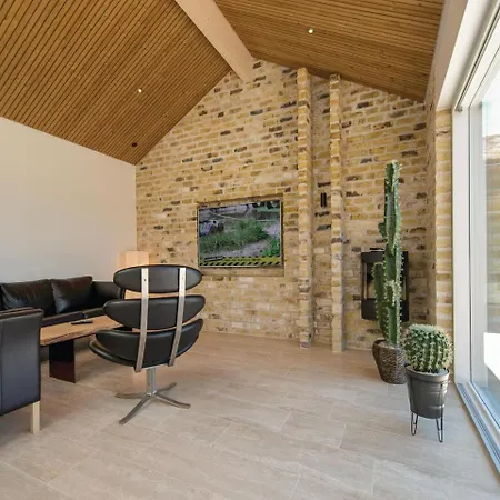 Dom wakacyjny Four-bedroom Holiday In Blokhus