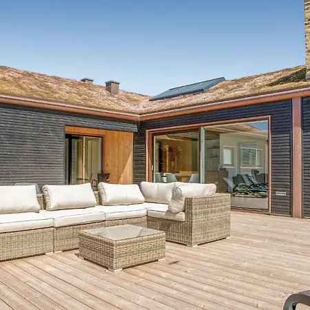 Four-bedroom Holiday In * Blokhus